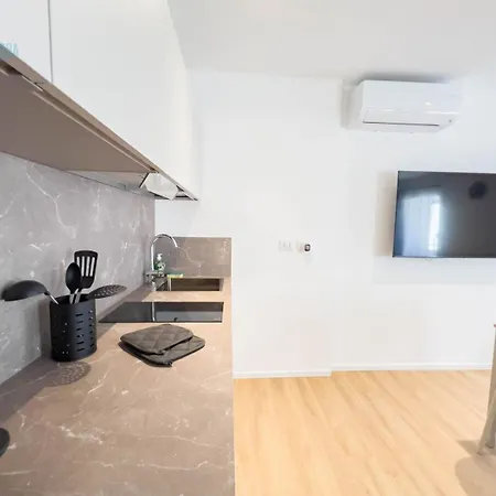 Imbriani 10b Tirabora Short Rent Trieste